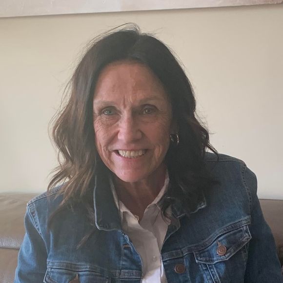 Meet your Posher, Vicki - Picture 1 of 1